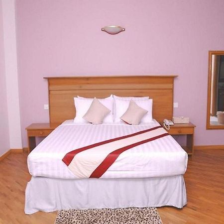 Golden Guest Hotel Dawei Esterno foto