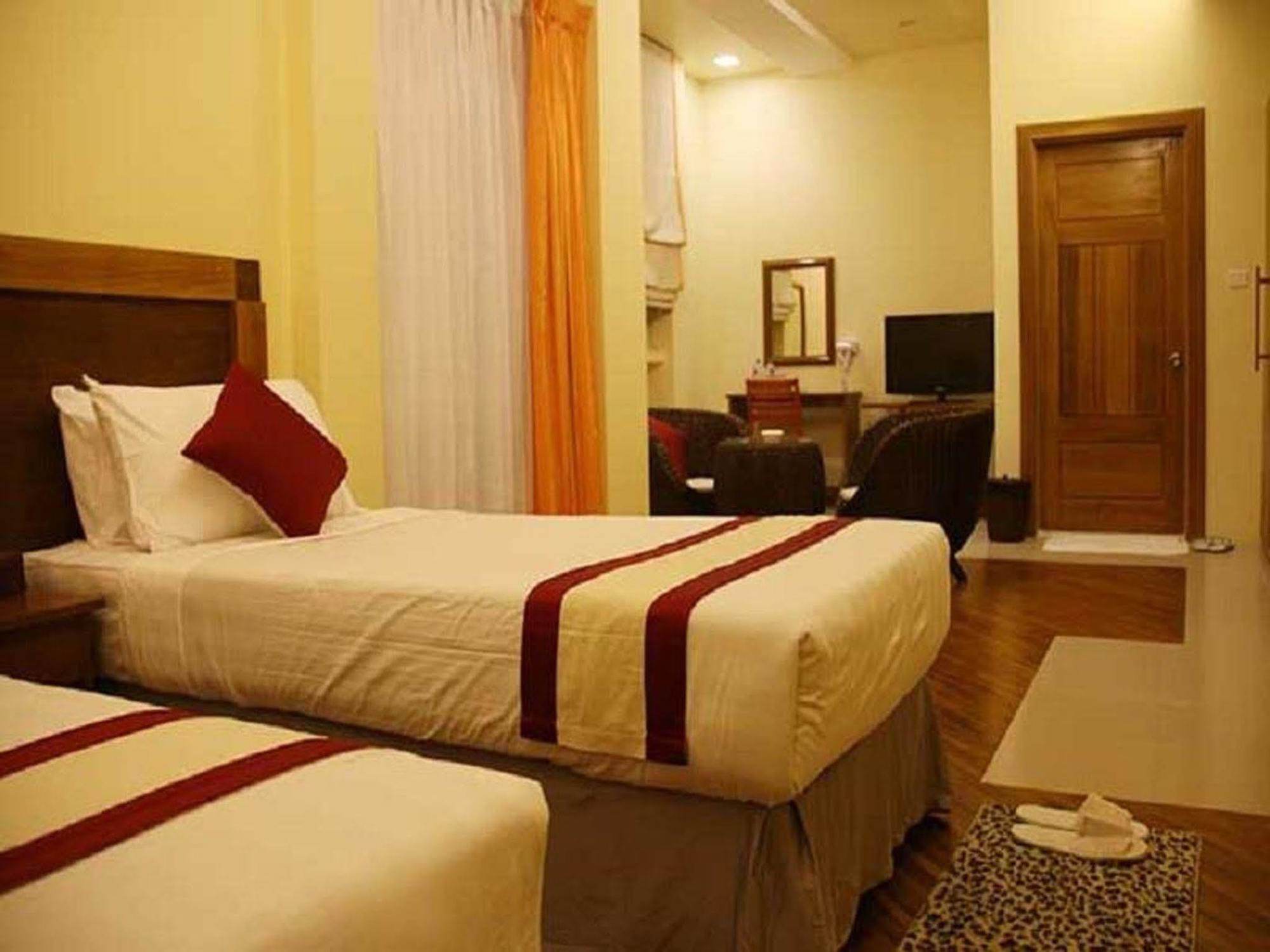 Golden Guest Hotel Dawei Esterno foto