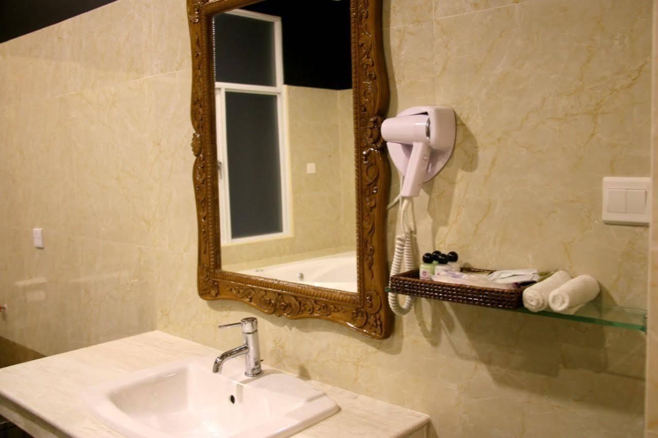 Golden Guest Hotel Dawei Esterno foto